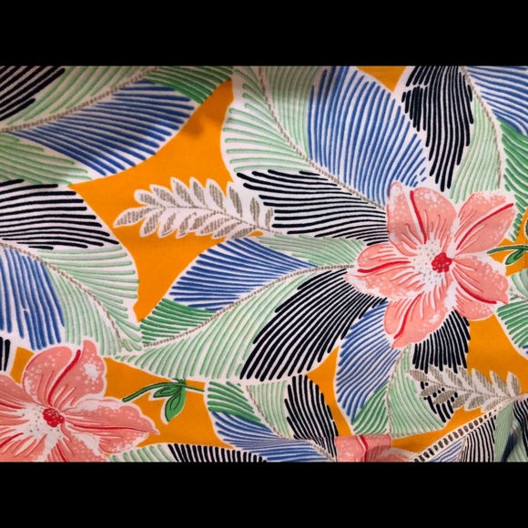 Ann Taylor Flutter Sleeve Tropical Print Blouse XXSP - Picture 4 of 5